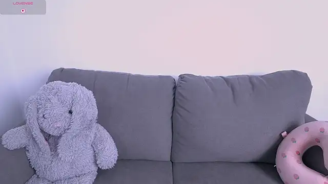 Snapshot of petite_paola chatting on June 11, 2026, 3:43 pm petite paola online show from June 11, 2026, 3:43 pm