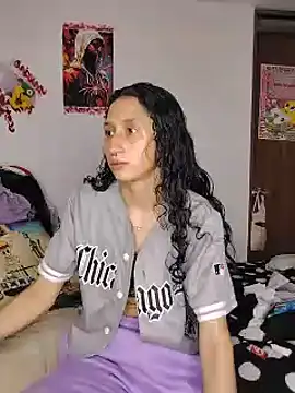 Queenjenn   online show from May 29, 2026, 7:45 pm