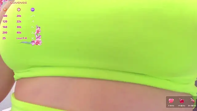 Snapshot of SarayMoorex_ chatting on February 6, 2025, 8:45 pm SarayMoorex online show from February 6, 2025, 8:45 pm