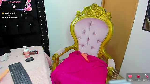 Snapshot of SarayMoorex_ chatting on March 9, 2025, 7:48 pm SarayMoorex online show from March 9, 2025, 7:48 pm