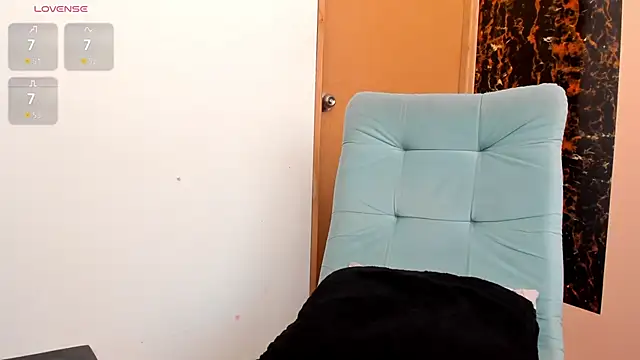 Snapshot of SarayMoorex_ chatting on September 23, 2025, 8:45 pm SarayMoorex online show from September 23, 2025, 8:45 pm