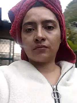 Snapshot of SarayMoorex_ chatting on October 26, 2025, 10:47 pm SarayMoorex online show from October 26, 2025, 10:47 pm