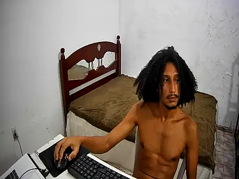 Snapshot of SkinnyLatinMan chatting on December 3, 2025, 12:29 am SkinnyLatinMan online show from December 3, 2025, 12:29 am