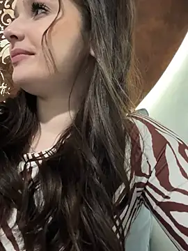 Snapshot of VixenAmour chatting on January 24, 2025, 4:37 am VixenAmour online show from January 24, 2025, 4:37 am