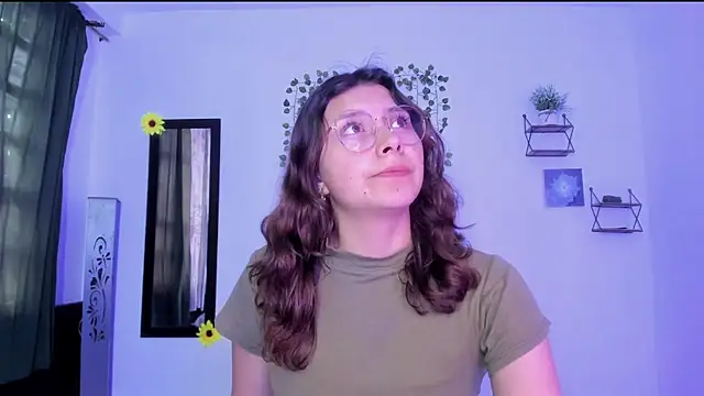 Noellesable online show from December 17, 2024, 5:15 pm