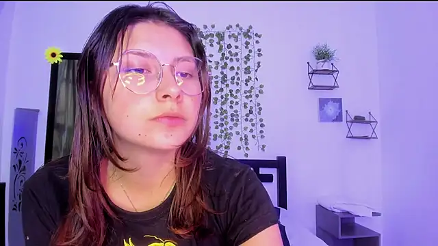 Noellesable online show from December 28, 2024, 4:09 pm