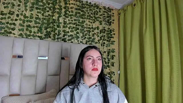 jenifer  power10 online show from January 5, 2025, 1:04 pm