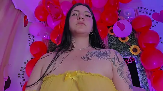 jenifer  power10 online show from February 8, 2025, 6:33 pm