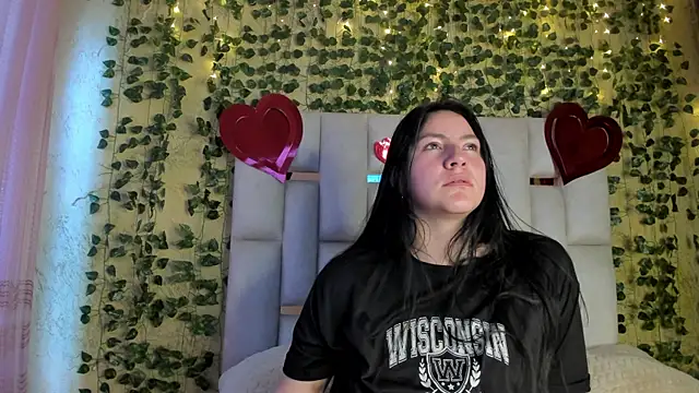 jenifer  power10 online show from February 18, 2025, 6:15 pm