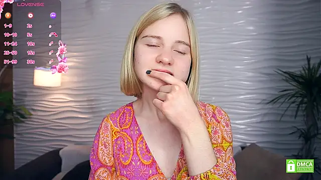 OdelinaFicken online show from November 22, 2025, 4:11 am