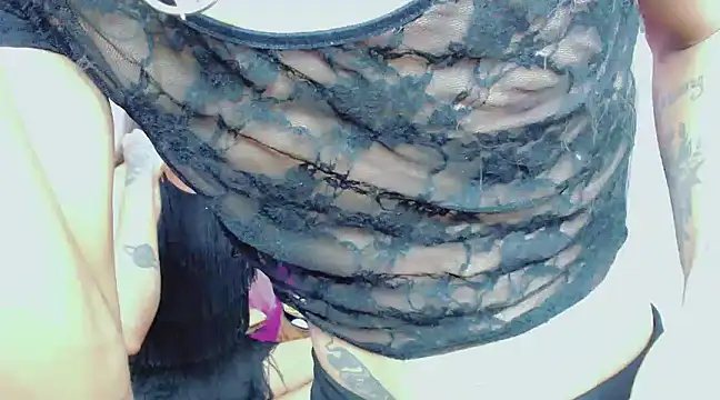 Snapshot of Luna_and_valery chatting on December 11, 2024, 3:13 am Luna and valery online show from December 11, 2024, 3:13 am