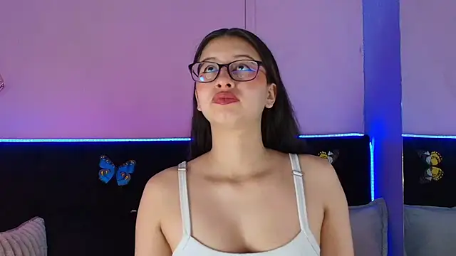 Anastasia Whitee online show from May 17, 2026, 12:12 pm