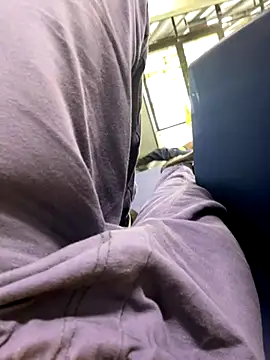 Snapshot of rodrigo21Cm_ chatting on December 21, 2025, 2:35 pm rodrigo21Cm online show from December 21, 2025, 2:35 pm