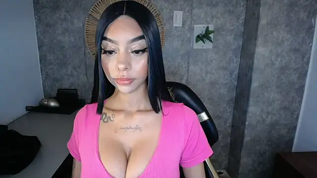 Tiffanny online show from December 21, 2024, 12:16 pm