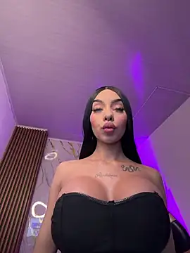 Tiffanny online show from March 3, 2026, 12:33 pm