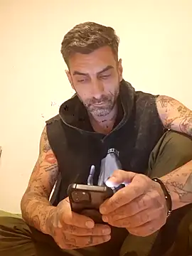 Italian69am online show from April 12, 2026, 8:08 am