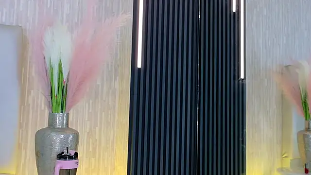 Snapshot of MeganCruzGB chatting on March 6, 2026, 12:23 pm MeganCruzGB online show from March 6, 2026, 12:23 pm