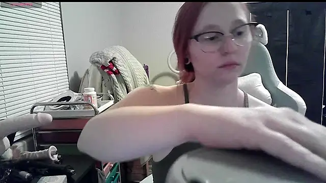 LilyFoxxx online show from January 19, 2025, 4:12 am