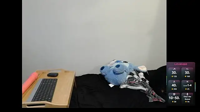 LilyFoxxx online show from April 22, 2026, 5:10 am