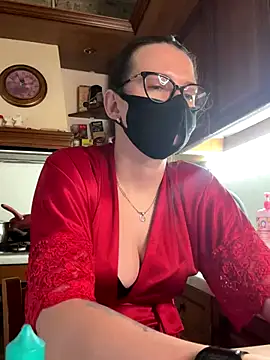 Snapshot of MoonKseni chatting on December 3, 2024, 10:06 am MoonKseni online show from December 3, 2024, 10:06 am