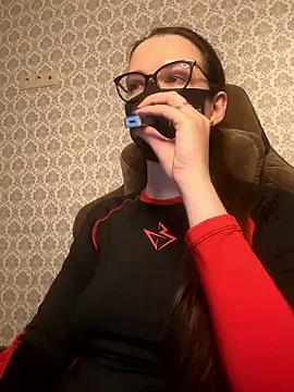 Snapshot of MoonKseni chatting on December 4, 2024, 7:17 am MoonKseni online show from December 4, 2024, 7:17 am