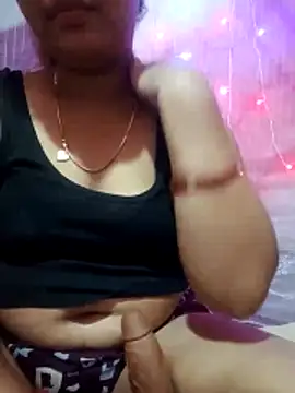 Snapshot of Super-Couple chatting on November 3, 2025, 9:38 pm Super-Couple online show from November 3, 2025, 9:38 pm