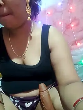 Snapshot of Super-Couple chatting on November 7, 2025, 12:32 am Super-Couple online show from November 7, 2025, 12:32 am