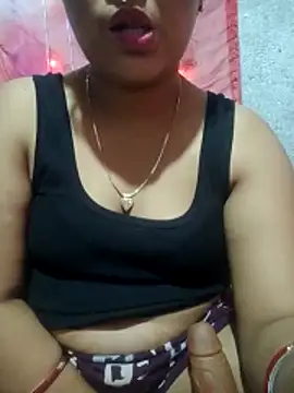 Snapshot of Super-Couple chatting on November 12, 2025, 3:12 pm Super-Couple online show from November 12, 2025, 3:12 pm