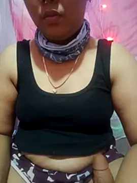 Snapshot of Super-Couple chatting on November 18, 2025, 8:57 pm Super-Couple online show from November 18, 2025, 8:57 pm