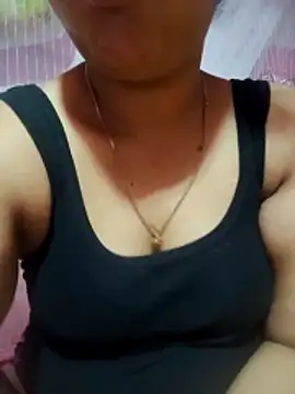 Snapshot of Super-Couple chatting on April 4, 2026, 1:37 am Super-Couple online show from April 4, 2026, 1:37 am