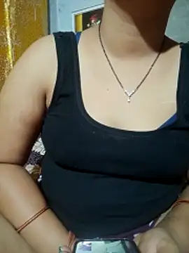 Snapshot of Super-Couple chatting on May 1, 2026, 2:43 pm Super-Couple online show from May 1, 2026, 2:43 pm