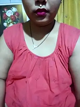 Snapshot of Super-Couple chatting on May 3, 2026, 4:13 pm Super-Couple online show from May 3, 2026, 4:13 pm