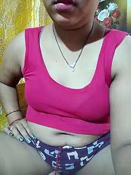 Snapshot of Super-Couple chatting on May 4, 2026, 6:31 am Super-Couple online show from May 4, 2026, 6:31 am