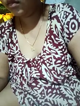 Snapshot of Super-Couple chatting on May 18, 2026, 10:59 pm Super-Couple online show from May 18, 2026, 10:59 pm