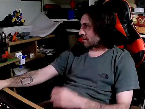 Snapshot of johnwood88 chatting on November 1, 2025, 4:36 am johnwood88 online show from November 1, 2025, 4:36 am