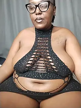 CHERRYYUMMY online show from June 14, 2026, 6:26 am