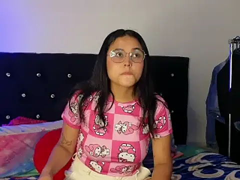 Sweet xuee18 online show from March 22, 2026, 5:00 am