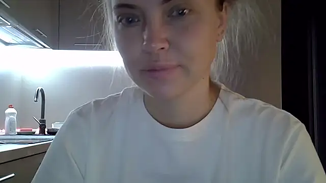 Lucky Anna online show from October 1, 2025, 4:40 am