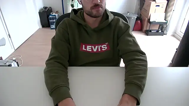 taallguyy 196 online show from October 29, 2025, 2:52 pm