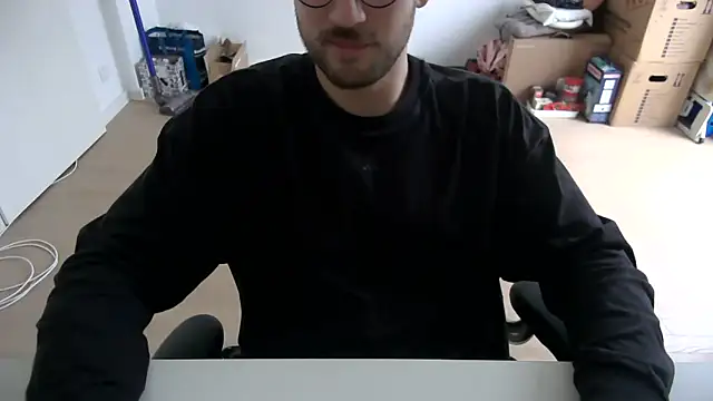 Snapshot of taallguyy_196 chatting on February 12, 2026, 2:56 pm taallguyy 196 online show from February 12, 2026, 2:56 pm