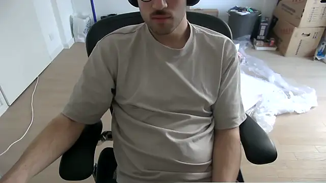 Snapshot of taallguyy_196 chatting on March 10, 2026, 6:40 am taallguyy 196 online show from March 10, 2026, 6:40 am