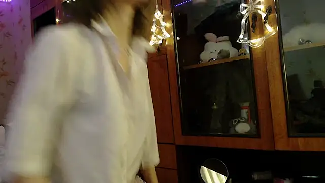 cloudgirrl online show from January 12, 2025, 8:57 pm