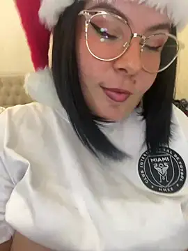 SoshyBaby online show from December 17, 2024, 9:27 pm