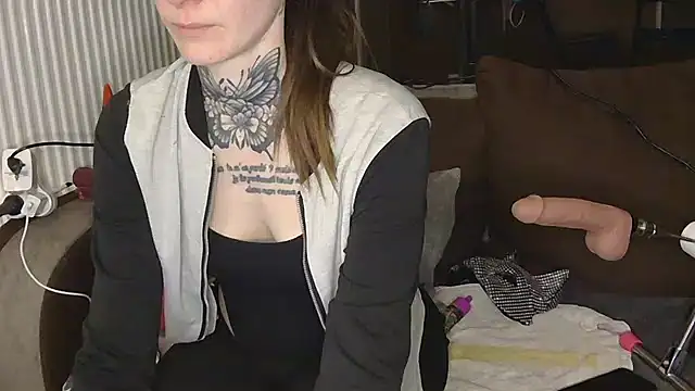 liloucamchaudee online show from March 15, 2026, 7:31 pm