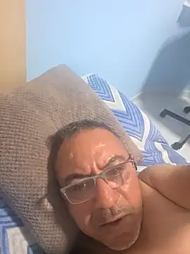 Snapshot of abdelhak33 chatting on March 12, 2026, 8:26 pm abdelhak33 online show from March 12, 2026, 8:26 pm