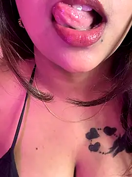 wildestcouplee online show from November 12, 2025, 3:45 pm