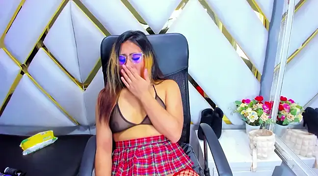 Snapshot of Freya_Miller_ chatting on March 17, 2025, 8:51 pm Freya Miller online show from March 17, 2025, 8:51 pm