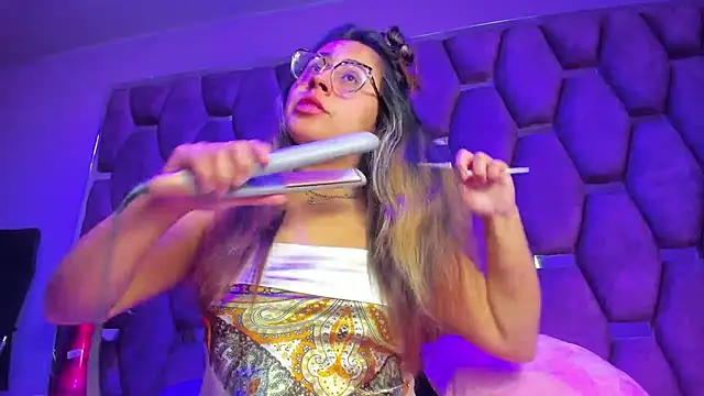 Snapshot of Freya_Miller_ chatting on November 13, 2025, 3:38 am Freya Miller online show from November 13, 2025, 3:38 am