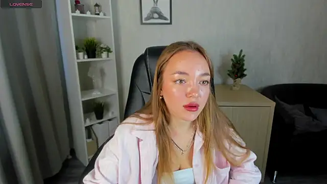 Christy Little online show from December 28, 2024, 8:16 am