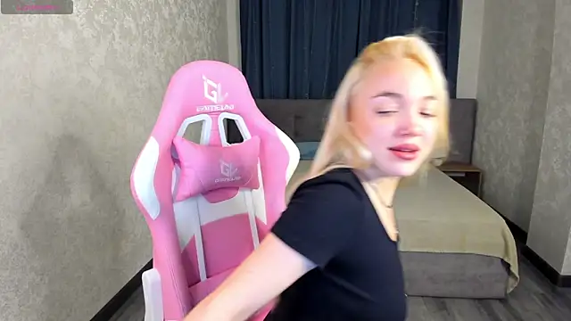 Christy Little online show from February 10, 2025, 1:24 am